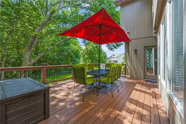 6044 Brownridge Drive, Shawnee, KS 66218