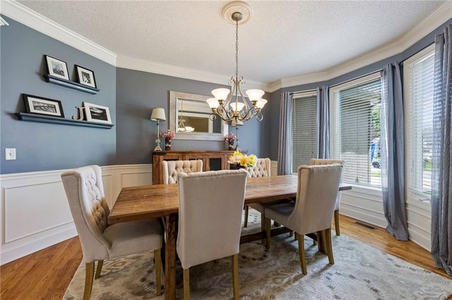 6044 Brownridge Drive, Shawnee, KS 66218