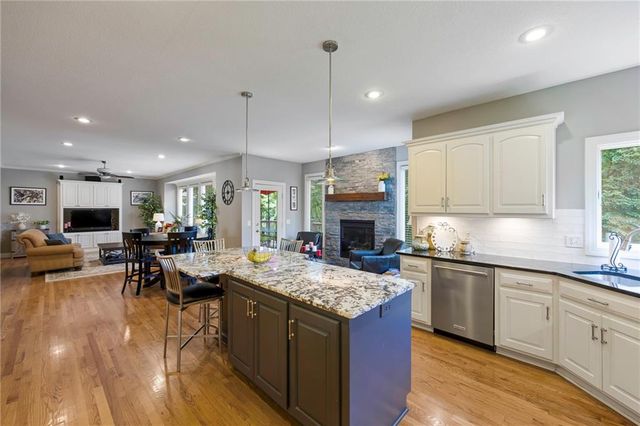 6044 Brownridge Drive, Shawnee, KS 66218