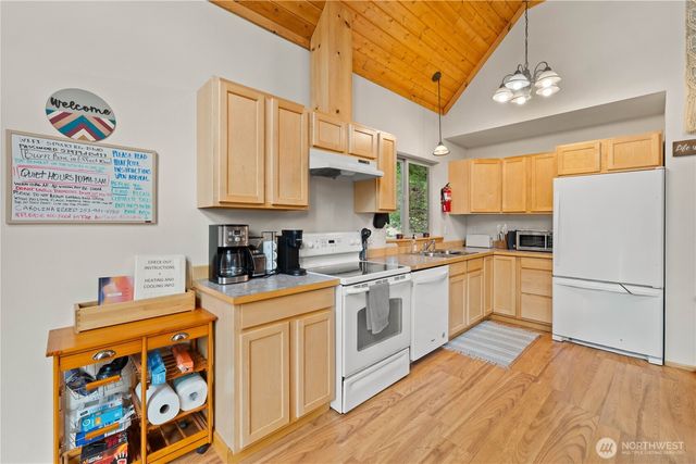 1302 Pine Loch Sun Drive, Ronald, WA 98940