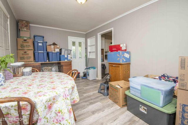 325 W Hills Drive, Lenoir City, TN 37771