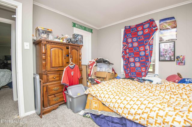 325 W Hills Drive, Lenoir City, TN 37771