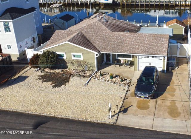 16 Peg Leg Way, Waretown, NJ 08758