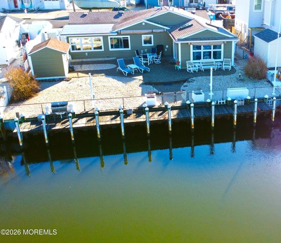 16 Peg Leg Way, Waretown, NJ 08758