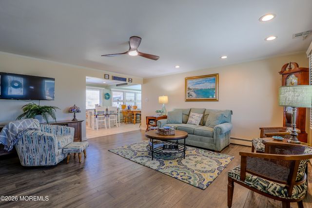 16 Peg Leg Way, Waretown, NJ 08758