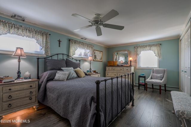 16 Peg Leg Way, Waretown, NJ 08758