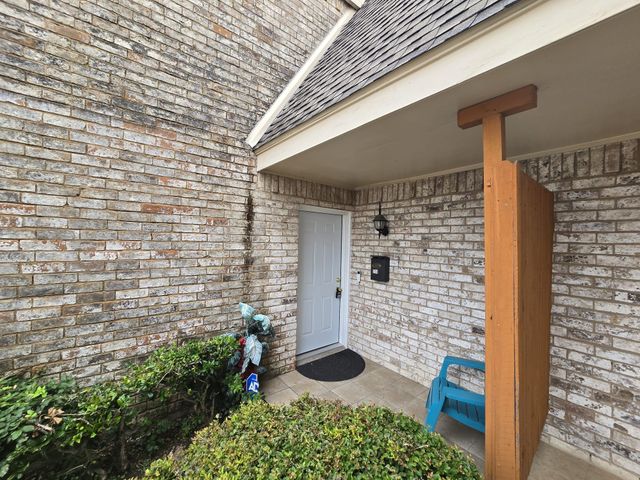 214 Village North Drive, Richardson, TX 75081