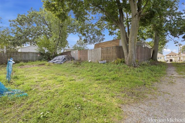 1457 Palmer Avenue, Muskegon, MI 49441