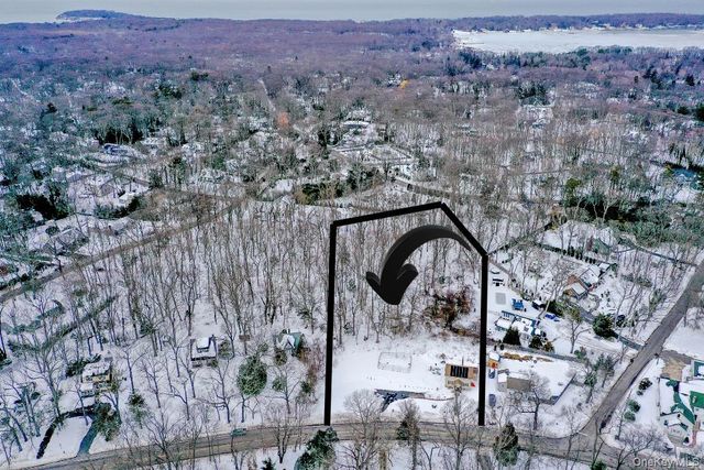 37 Christian Avenue, Setauket, NY 11733