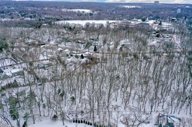 37 Christian Avenue, Setauket, NY 11733