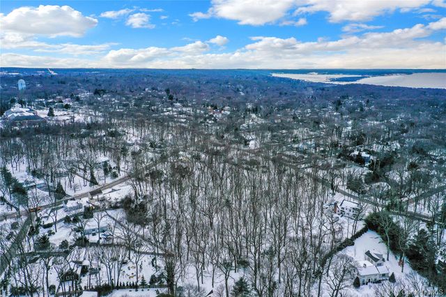 37 Christian Avenue, Setauket, NY 11733