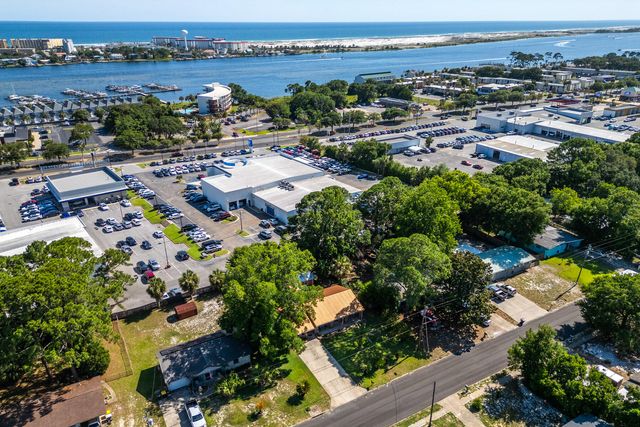 218 SW Coral Drive, Fort Walton Beach, FL 32548