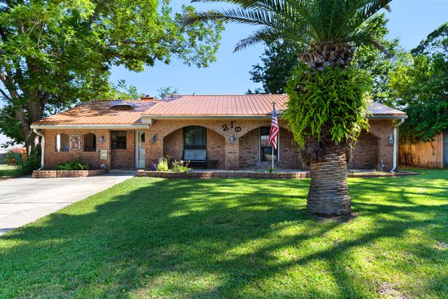 218 SW Coral Drive, Fort Walton Beach, FL 32548
