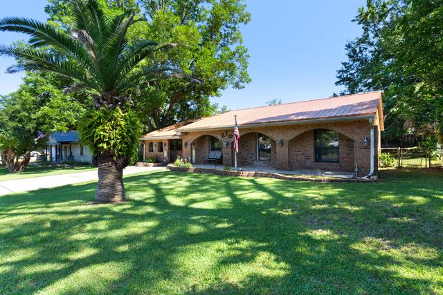 218 SW Coral Drive, Fort Walton Beach, FL 32548