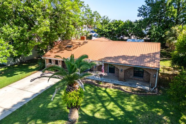 218 SW Coral Drive, Fort Walton Beach, FL 32548
