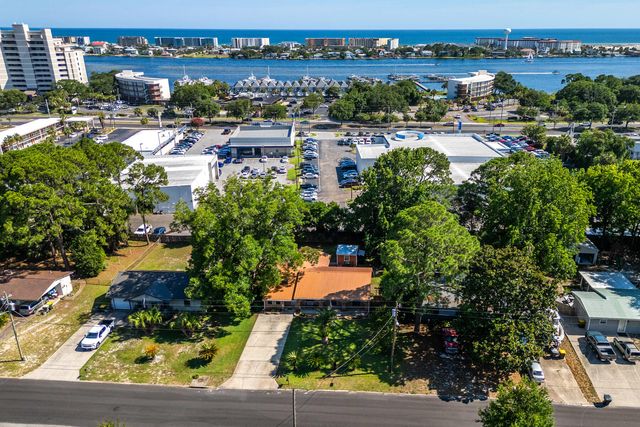 218 SW Coral Drive, Fort Walton Beach, FL 32548