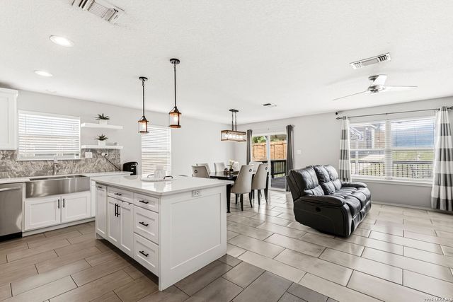 20803 Cape Coral, San Antonio, TX 78259