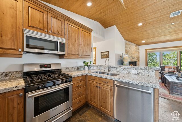 147 WHITE PINE CANYON RD, Snyderville, UT 84098