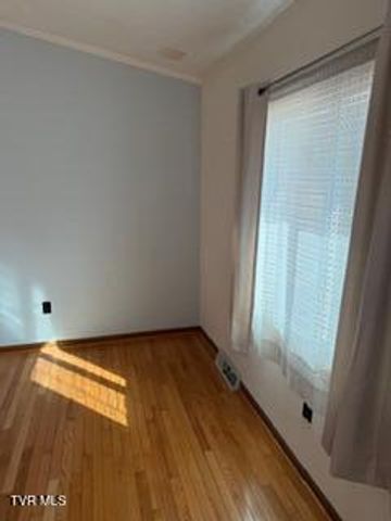 226 Shadow Hill Lane, Bristol, VA 24201