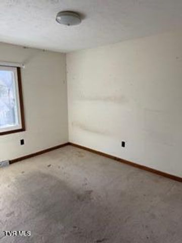 226 Shadow Hill Lane, Bristol, VA 24201