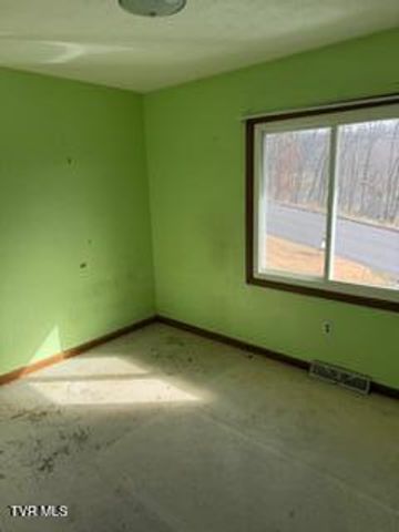 226 Shadow Hill Lane, Bristol, VA 24201