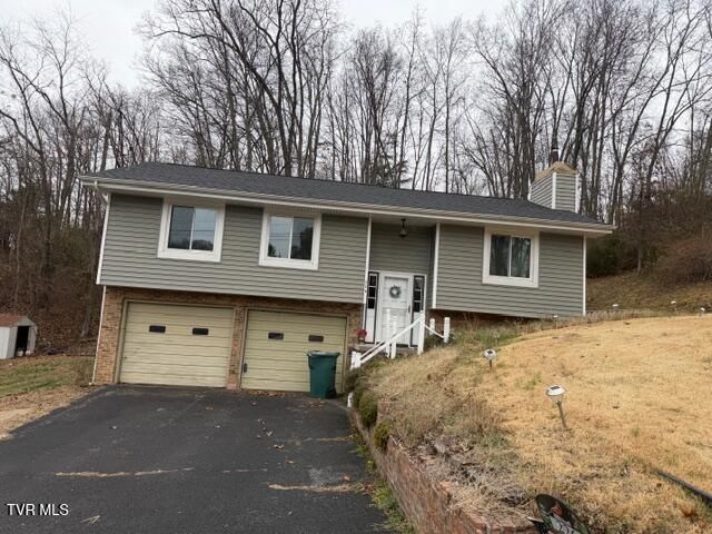 226 Shadow Hill Lane, Bristol, VA 24201