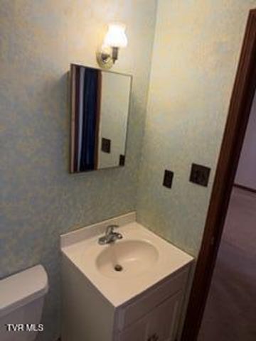 226 Shadow Hill Lane, Bristol, VA 24201