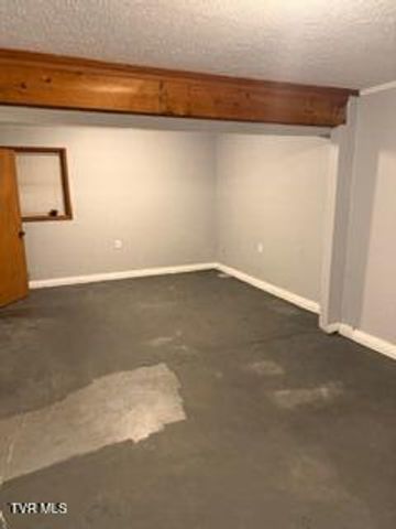 226 Shadow Hill Lane, Bristol, VA 24201