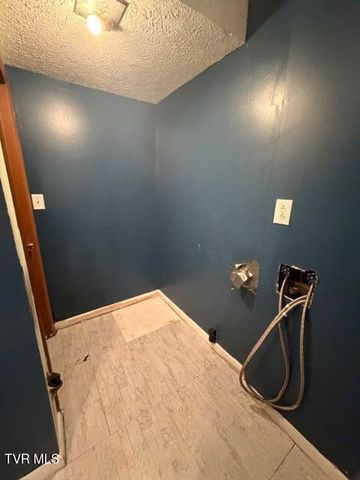 226 Shadow Hill Lane, Bristol, VA 24201