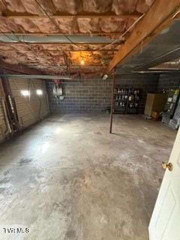 226 Shadow Hill Lane, Bristol, VA 24201