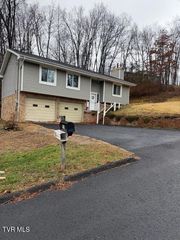 226 Shadow Hill Lane, Bristol, VA 24201