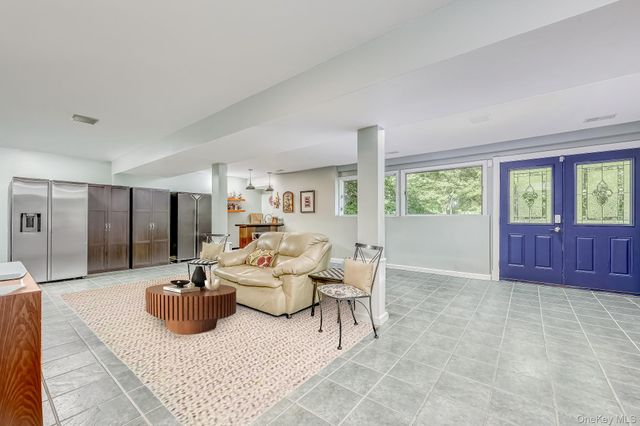 10 Longbow Road, Suffern, NY 10901