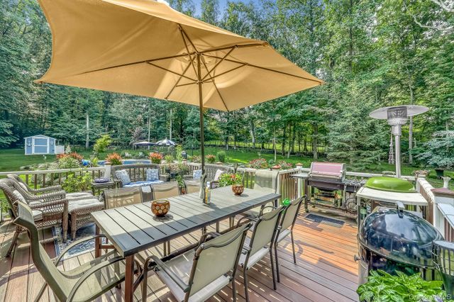 10 Longbow Road, Suffern, NY 10901