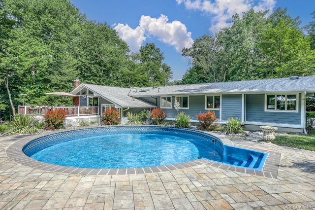 10 Longbow Road, Suffern, NY 10901