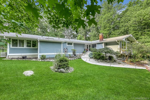 10 Longbow Road, Suffern, NY 10901