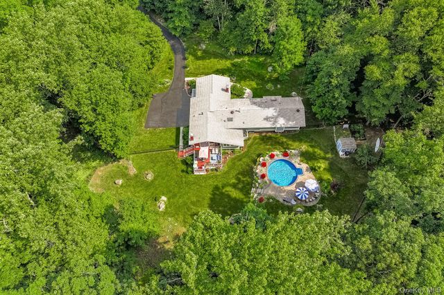 10 Longbow Road, Suffern, NY 10901