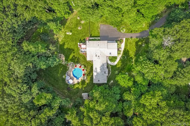 10 Longbow Road, Suffern, NY 10901