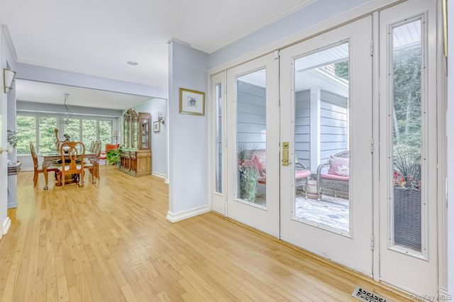 10 Longbow Road, Suffern, NY 10901