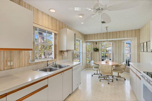 1800 ASHLEY DRIVE, Venice, FL 34292
