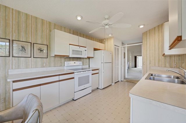 1800 ASHLEY DRIVE, Venice, FL 34292