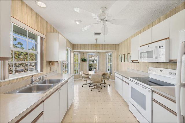 1800 ASHLEY DRIVE, Venice, FL 34292