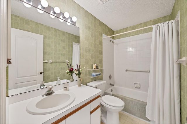 1800 ASHLEY DRIVE, Venice, FL 34292