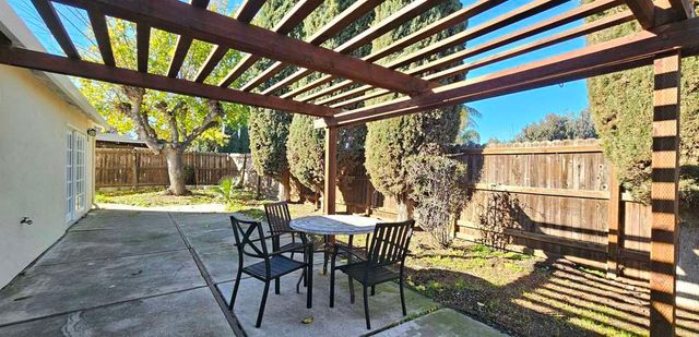 35 Merrimac Pl, Pittsburg, CA 94565