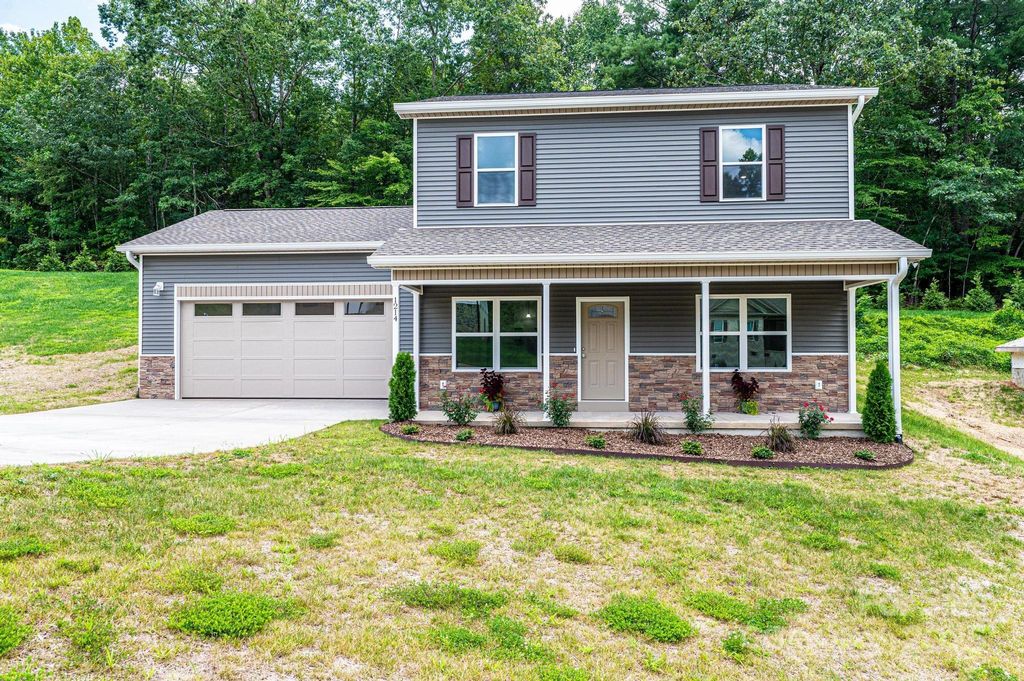 1214 Winter Place, Lenoir, NC 28645