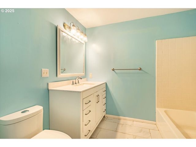 113 MAIN St, Dayton, OR 97114