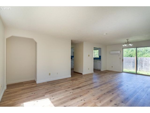 113 MAIN St, Dayton, OR 97114