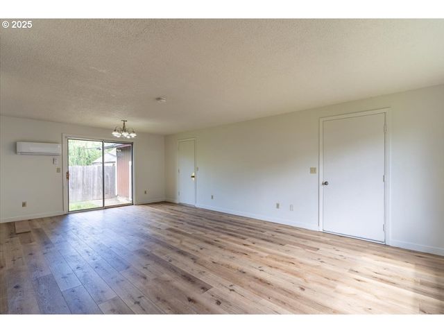 113 MAIN St, Dayton, OR 97114