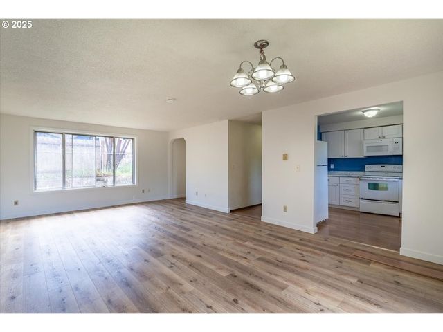 113 MAIN St, Dayton, OR 97114