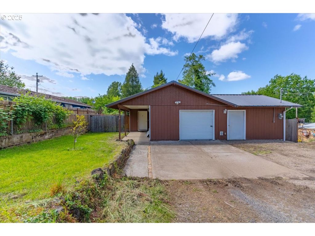 113 MAIN St, Dayton, OR 97114