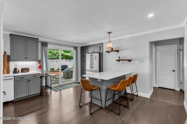 10 Woodland Terrace, Lincroft, NJ 07738